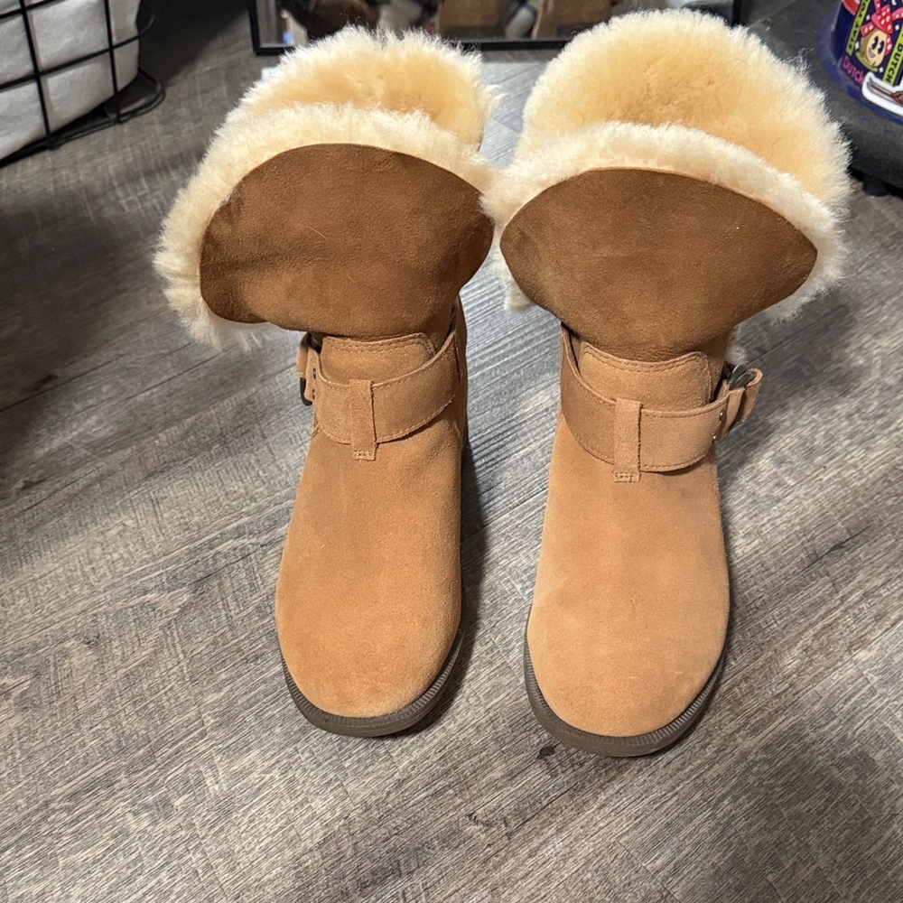 UGG Chestnut Shearling Winter Boots
